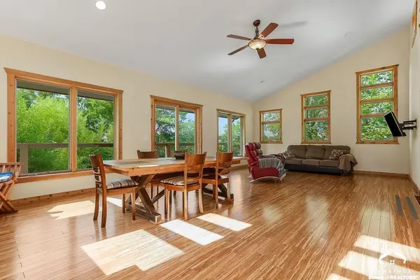 11525 S Clare RD, Olathe, KS 66061
