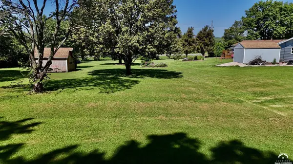 1203 N 1800 RD, Lawrence, KS 66049