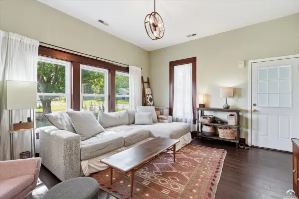 245 Illinois ST, Lawrence, KS 66044