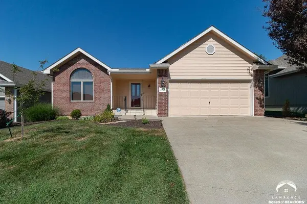 2829 SW Blue Stem DR, Topeka, KS 66614