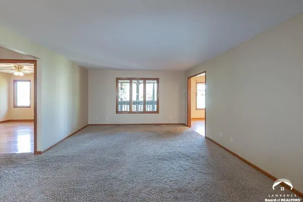 2829 SW Blue Stem DR, Topeka, KS 66614