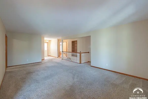 2829 SW Blue Stem DR, Topeka, KS 66614