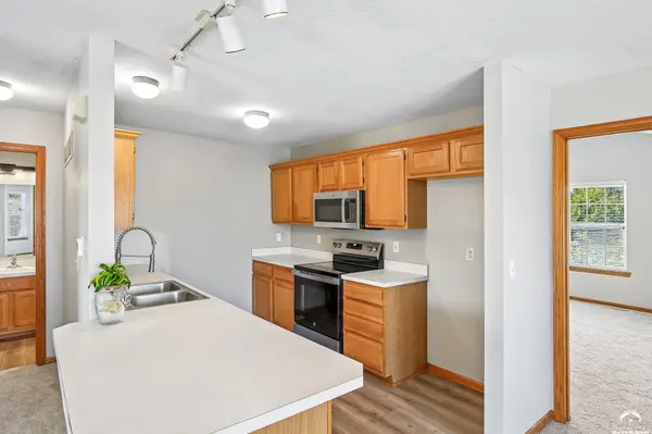 4934 Stoneback PL, Lawrence, KS 66047