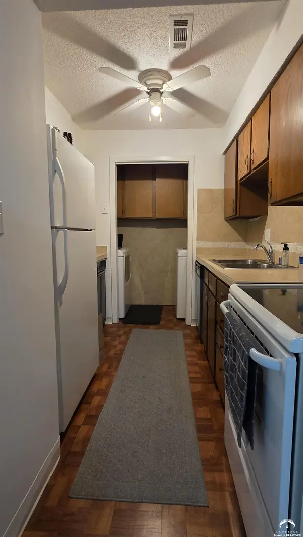1348 Westbrooke ST, Lawrence, KS 66049