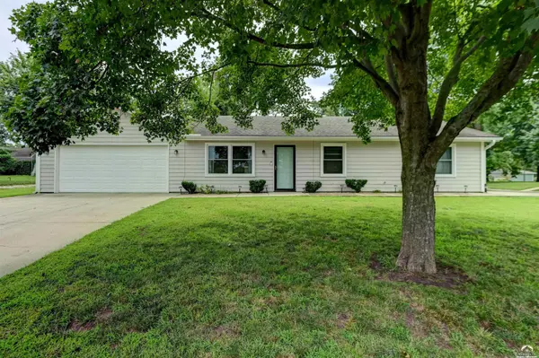 902 Birch ST, Eudora, KS 66025