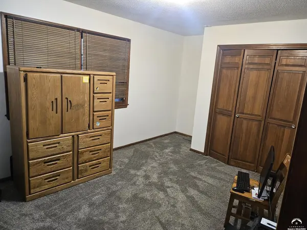 996 E 1400 RD, Lawrence, KS 66046