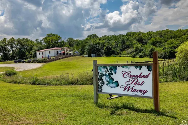 7397 K-92 HWY, Ozawkie, KS 66070