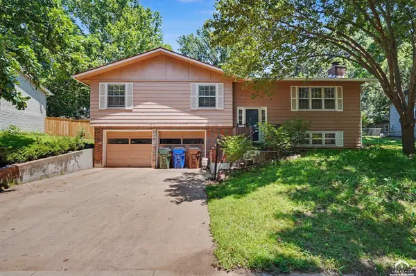 2920 Yellowstone DR, Lawrence, KS 66047