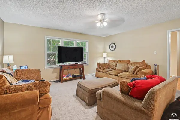2920 Yellowstone DR, Lawrence, KS 66047