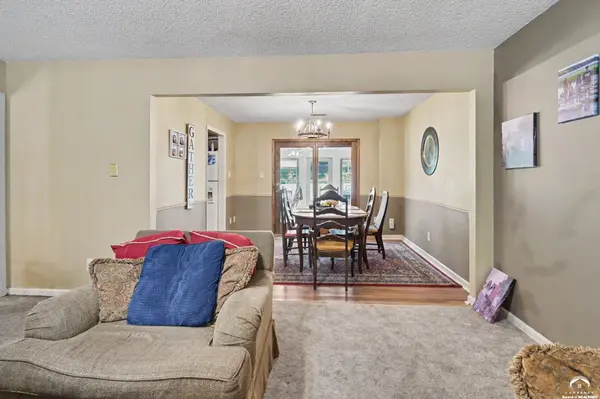 2920 Yellowstone DR, Lawrence, KS 66047