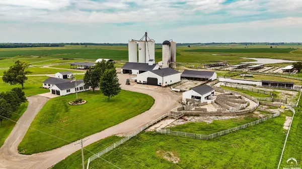 198 N 1250 RD, Berryton, KS 66409