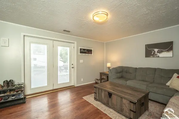 909 Linn ST, Valley Falls, KS 66088