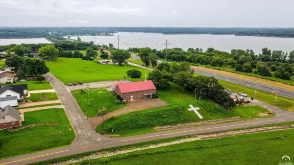 105 Goldenrod AVE, Ozawkie, KS 66070