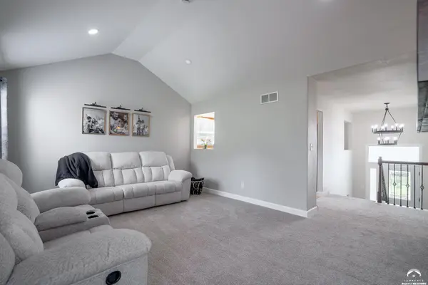 3537 Eagle Pass CT, Lawrence, KS 66049