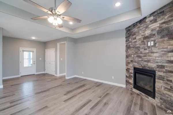 1030 Bluestem DR, Baldwin City, KS 66006