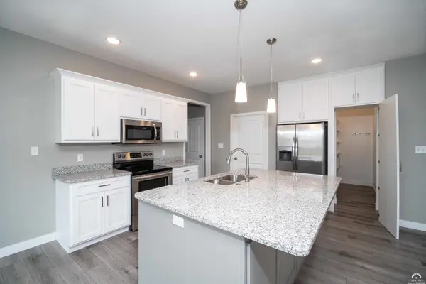 1030 Bluestem DR, Baldwin City, KS 66006