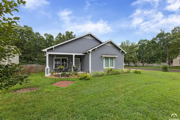 819 Baker ST, Baldwin City, KS 66006
