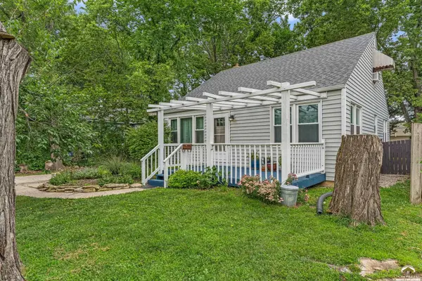 1820 Vermont ST, Lawrence, KS 66044