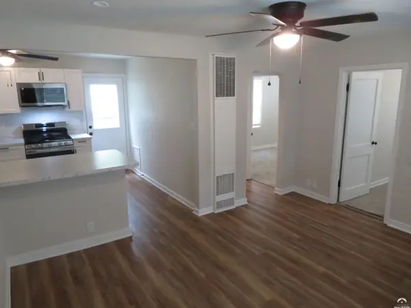 301 Oak ST, Valley Falls, KS 66088