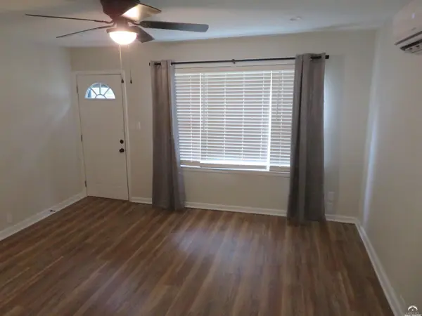 301 Oak ST, Valley Falls, KS 66088