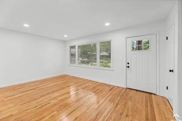 618 Saratoga PL, Lawrence, KS 66046