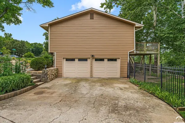 1621 Saint Andrews DR, Lawrence, KS 66047