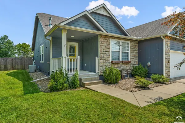 931 E 14th TER, Eudora, KS 66025