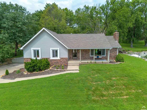 1627 Alvamar DR, Lawrence, KS 66047