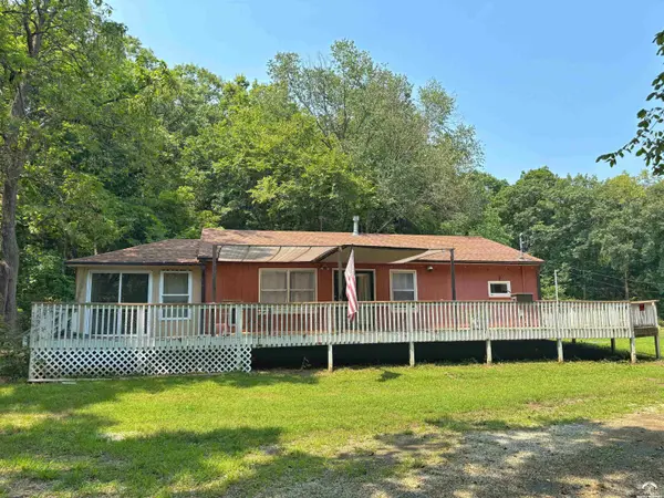 627 E 1450 RD, Lawrence, KS 66046