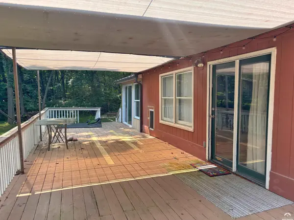 627 E 1450 RD, Lawrence, KS 66046