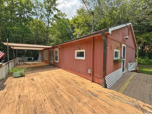 627 E 1450 RD, Lawrence, KS 66046