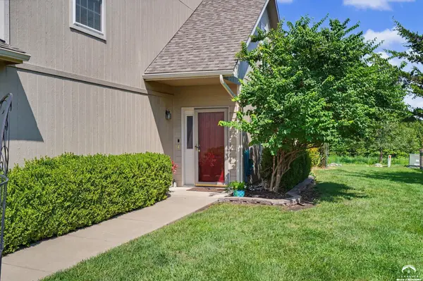 2712 Coralberry CT, Lawrence, KS 66047