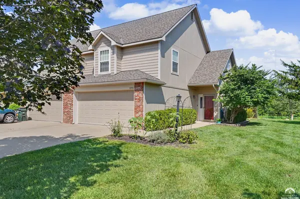 2712 Coralberry CT, Lawrence, KS 66047