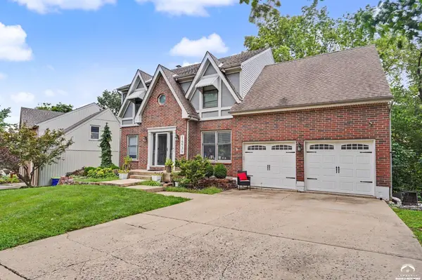 14935 W 76th ST, Lenexa, KS 66216