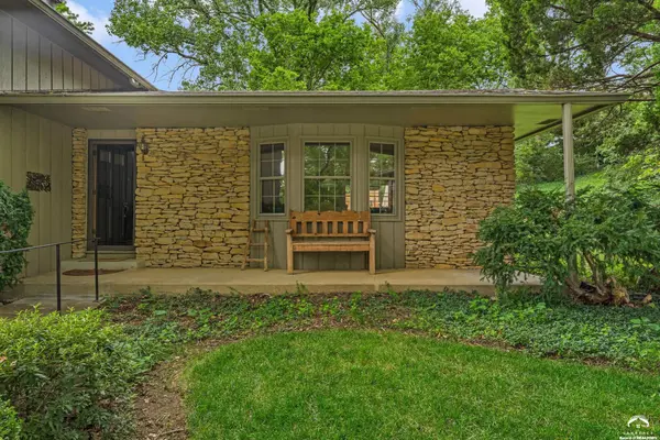 3430 Camelback PL, Lawrence, KS 66047
