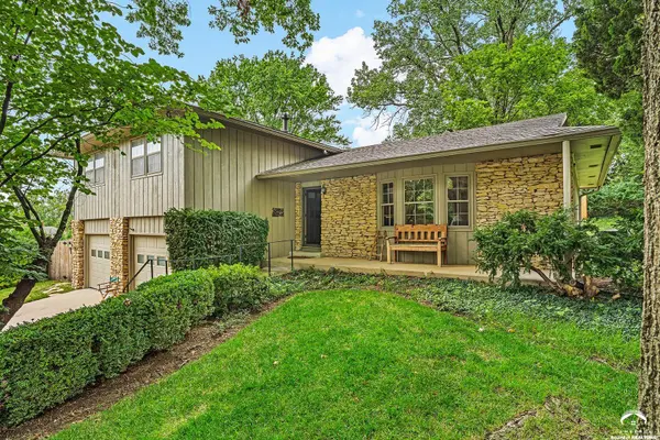 3430 Camelback PL, Lawrence, KS 66047
