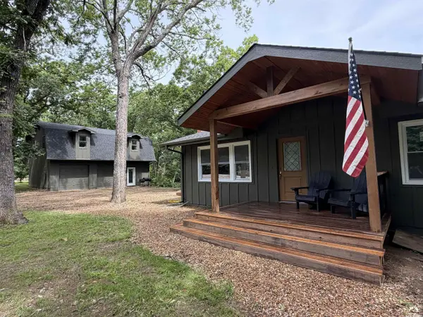 8890 Sycamore LN, Ozawkie, KS 66070