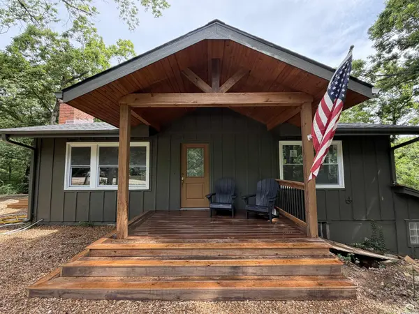 8890 Sycamore LN, Ozawkie, KS 66070