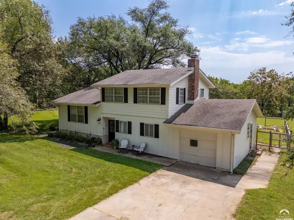 1111 N 1712 RD, Lawrence, KS 66049