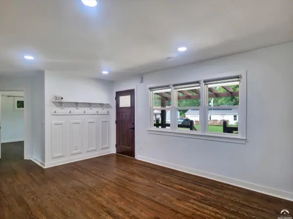 7002 Nieman RD, Shawnee, KS 66203