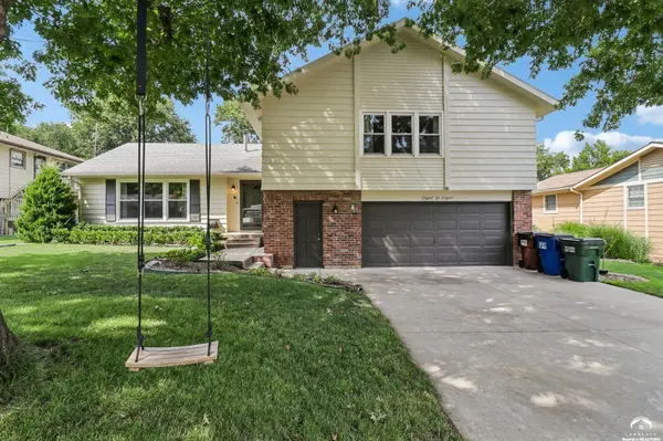 808 W 27th TER, Lawrence, KS 66046