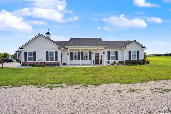 676 E 1375 RD, Lawrence, KS 66046