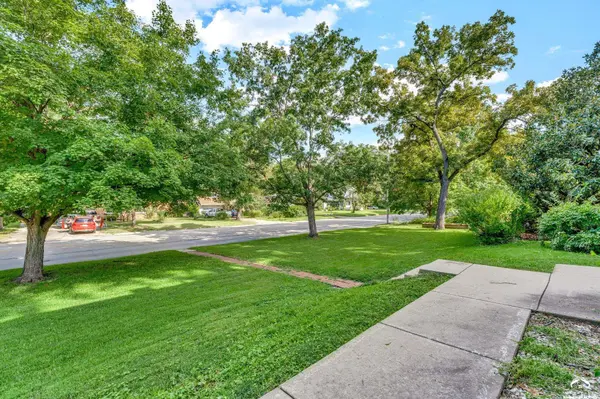 2131 Massachusetts ST, Lawrence, KS 66046