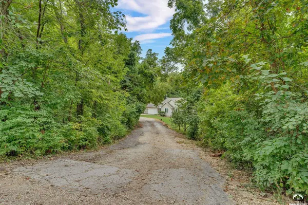 681 N 1495 RD, Lawrence, KS 66049