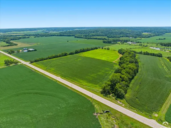 875 N 1000 RD, Lawrence, KS 66047