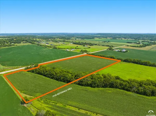 875 N 1000 RD, Lawrence, KS 66047