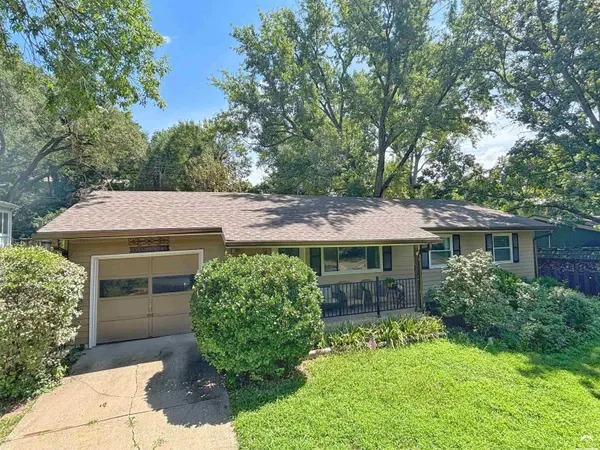 938 Lawrence AVE, Lawrence, KS 66049