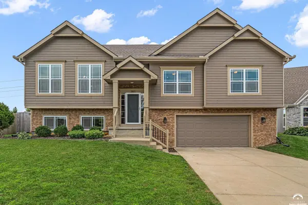 3811 Daylily CT, Lawrence, KS 66049