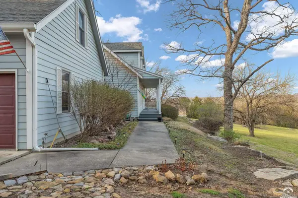 731 E 1100 RD, Baldwin City, KS 66006