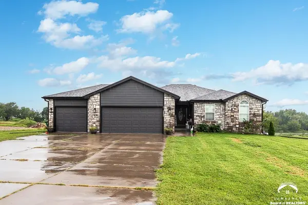 10037 Greenview DR, Meriden, KS 66512